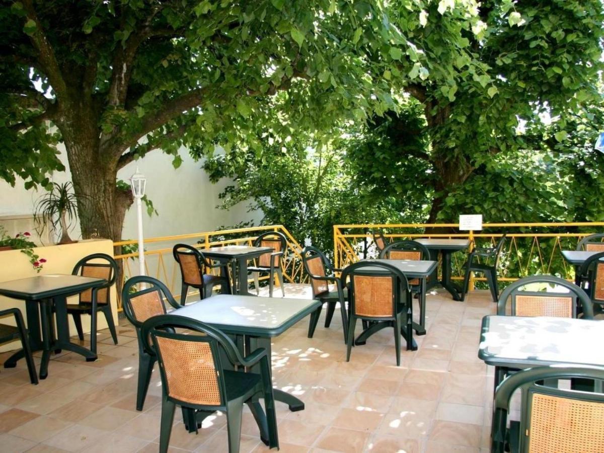 Les Ambassadeurs Logis Hotels Et Restaurant Souillac Exterior photo